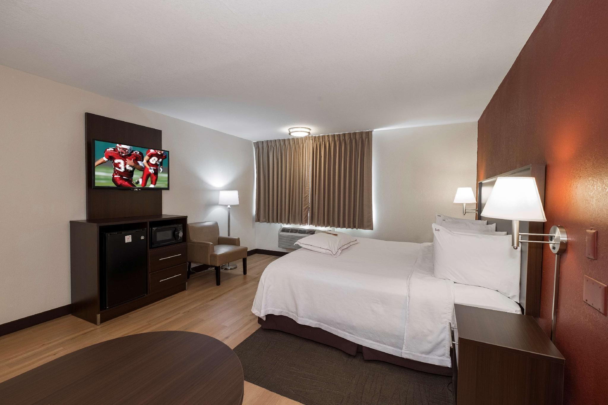 Red Roof Inn Plus+ Poughkeepsie Exterior photo