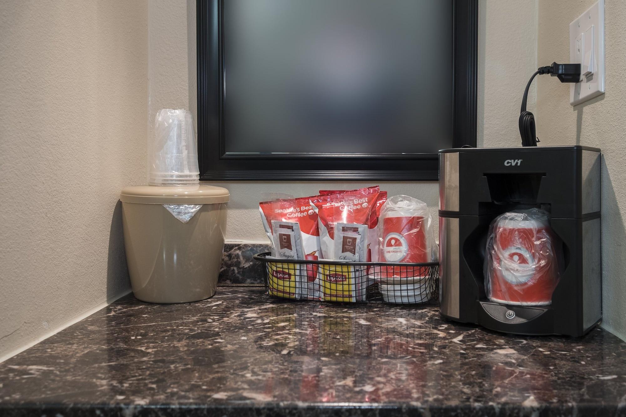 Red Roof Inn Plus+ Poughkeepsie Exterior photo